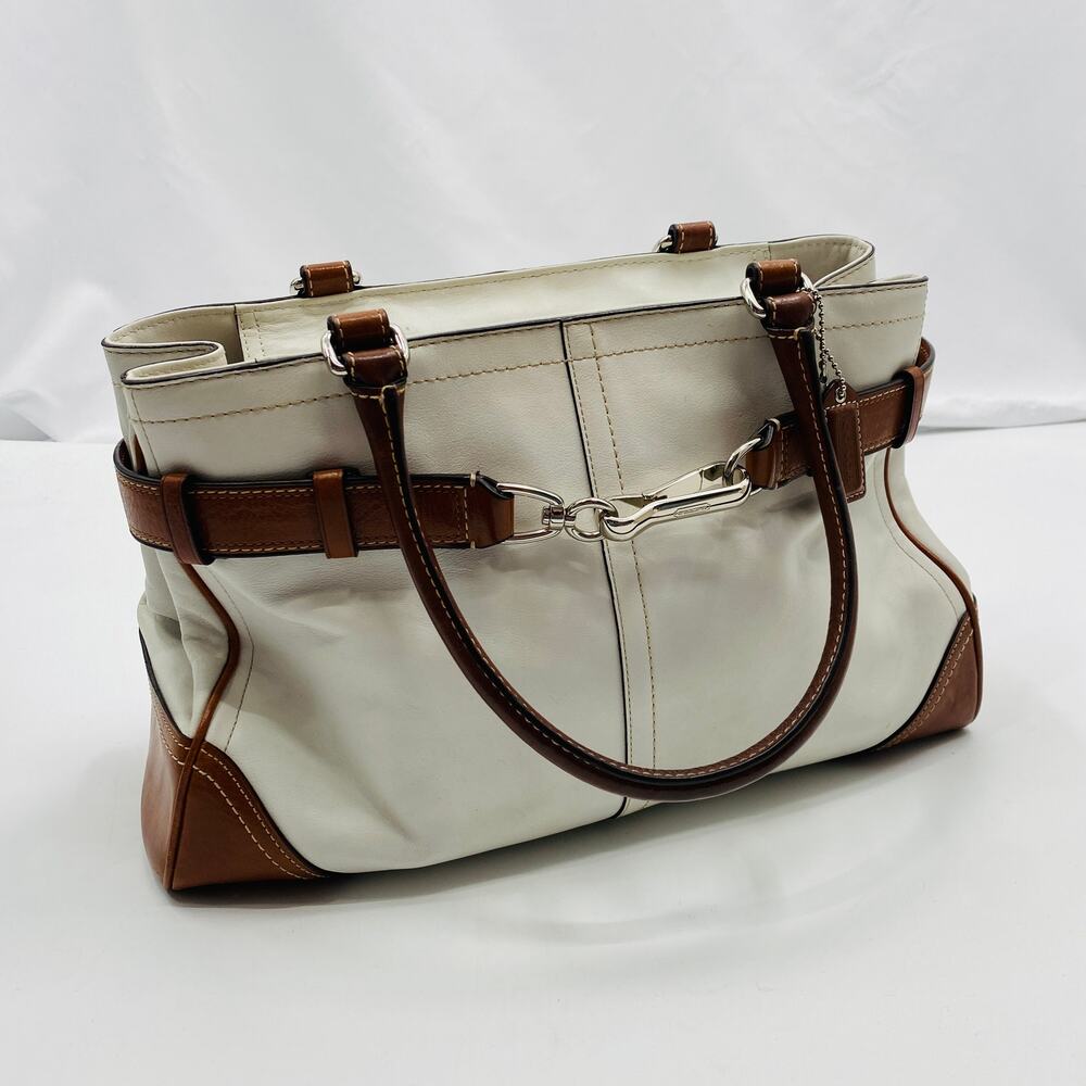 Coach white & brown leather hampton shoulder bag - Picture 2 of 9